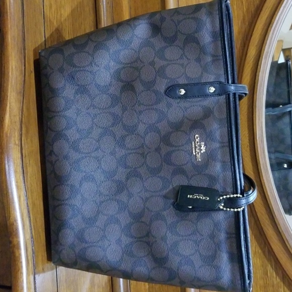 Hand bag - Picture 2 of 2